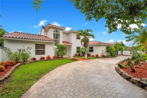 Villa ou maison à vendre à Palmetto Bay, Floride: 4 chambres, 246.38 m2 № 1347836 - photo 2