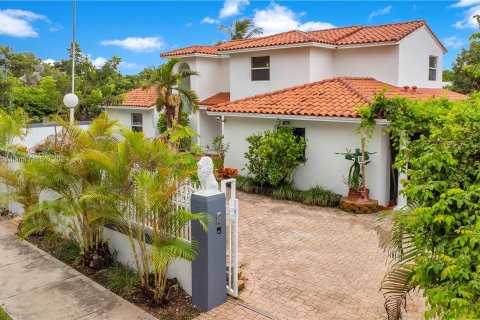 Villa ou maison à vendre à Palmetto Bay, Floride: 4 chambres, 246.38 m2 № 1347836 - photo 3