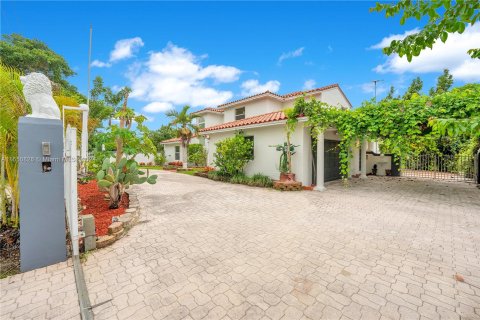 Villa ou maison à vendre à Palmetto Bay, Floride: 4 chambres, 246.38 m2 № 1347836 - photo 4