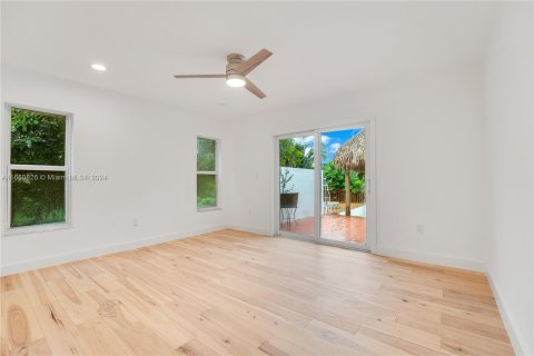 Villa ou maison à vendre à Palmetto Bay, Floride: 4 chambres, 246.38 m2 № 1347836 - photo 22