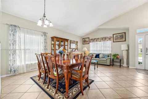 Villa ou maison à vendre à Kissimmee, Floride: 4 chambres № 1347837 - photo 6