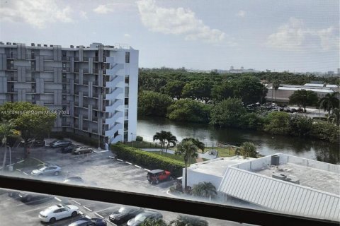 Copropriété à louer à Aventura, Floride: 2 chambres, 92.34 m2 № 1347878 - photo 24