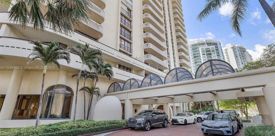 Condominio en Aventura, Florida, 2 dormitorios  № 1065234