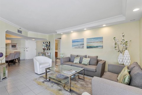 Condominio en venta en Aventura, Florida, 2 dormitorios, 140.47 m2 № 1065234 - foto 14