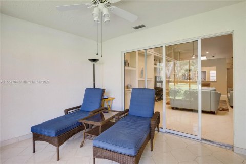 House in Delray Beach, Florida 2 bedrooms, 139.35 sq.m. № 1377096 - photo 24