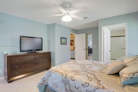 House in Delray Beach, Florida 2 bedrooms, 139.35 sq.m. № 1377096 - photo 18