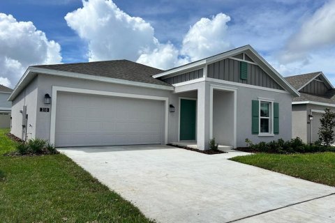 House in Haines City, Florida 3 bedrooms, 144.46 sq.m. № 1352291 - photo 1