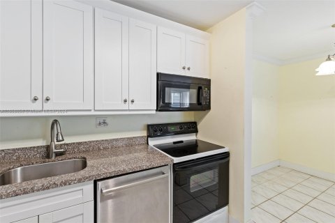 Copropriété à vendre à Tamarac, Floride: 1 chambre, 76.83 m2 № 1356720 - photo 12