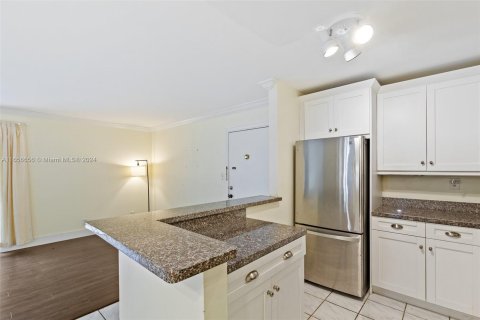 Condominio en venta en Tamarac, Florida, 1 dormitorio, 76.83 m2 № 1356720 - foto 10