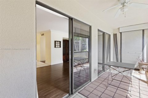 Condominio en venta en Tamarac, Florida, 1 dormitorio, 76.83 m2 № 1356720 - foto 9