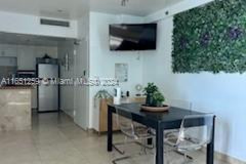 Condo in Miami Beach, Florida, 1 bedroom  № 1356672 - photo 10