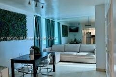 Condo in Miami Beach, Florida, 1 bedroom  № 1356672 - photo 5