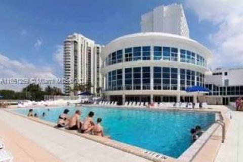 Condo in Miami Beach, Florida, 1 bedroom  № 1356672 - photo 15