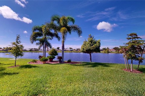 Villa ou maison à vendre à Punta Gorda, Floride: 2 chambres, 109.81 m2 № 1256658 - photo 25