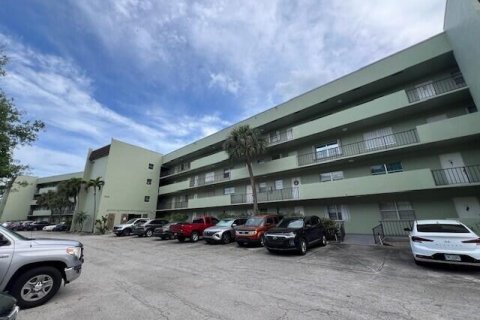 Condo in West Palm Beach, Florida, 2 bedrooms  № 1100408 - photo 10