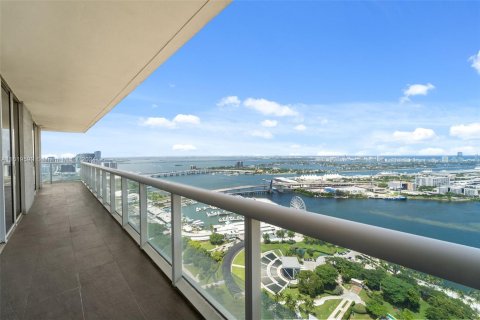 Condo in Miami, Florida, 3 bedrooms  № 1240749 - photo 1