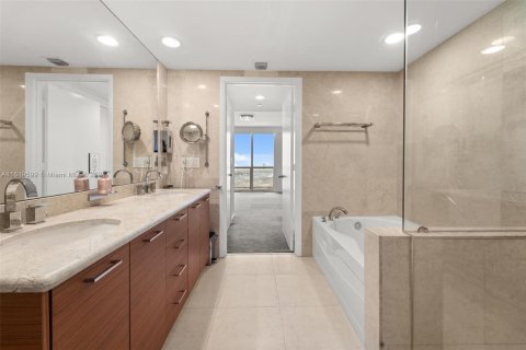 Copropriété à vendre à Miami, Floride: 3 chambres, 166.2 m2 № 1240749 - photo 15