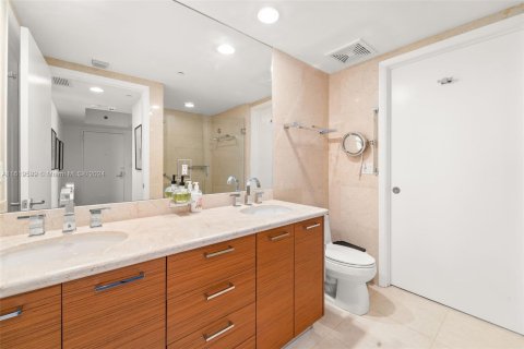 Condo in Miami, Florida, 3 bedrooms  № 1240749 - photo 18