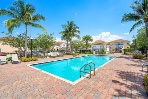 Adosado en venta en West Palm Beach, Florida, 2 dormitorios, 132.11 m2 № 1207984 - foto 4