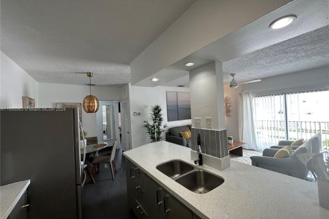 Apartamento en alquiler en Hollywood, Florida, 1 dormitorio, 69.68 m2 № 1076634 - foto 10