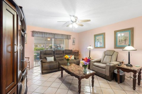 Copropriété à vendre à Royal Palm Beach, Floride: 2 chambres, 101.08 m2 № 1076857 - photo 24