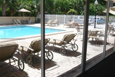 Condominio en venta en North Miami, Florida, 1 dormitorio, 62.52 m2 № 1029236 - foto 9