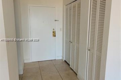 Copropriété à vendre à North Miami, Floride: 1 chambre, 62.52 m2 № 1029236 - photo 19