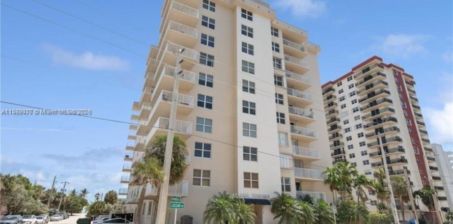 Condo in Hollywood, Florida, 2 bedrooms  № 1029192