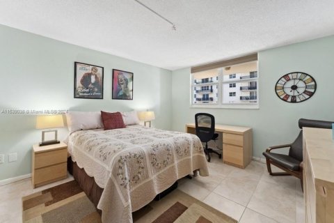 Copropriété à vendre à Hollywood, Floride: 2 chambres, 135.64 m2 № 1029192 - photo 12