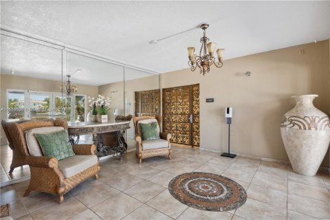 Copropriété à vendre à Hollywood, Floride: 2 chambres, 135.64 m2 № 1029192 - photo 25