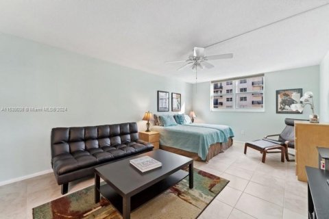 Copropriété à vendre à Hollywood, Floride: 2 chambres, 135.64 m2 № 1029192 - photo 9