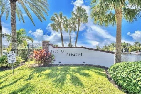 Condominio en venta en Hallandale Beach, Florida, 2 dormitorios, 97.55 m2 № 1029143 - foto 18