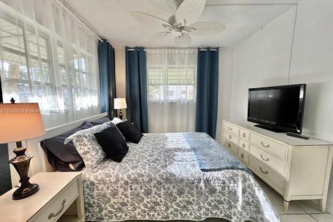 Copropriété à vendre à Hallandale Beach, Floride: 2 chambres, 97.55 m2 № 1029143 - photo 11