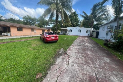 Casa en venta en Miami, Florida, 3 dormitorios, 101.82 m2 № 1241666 - foto 1