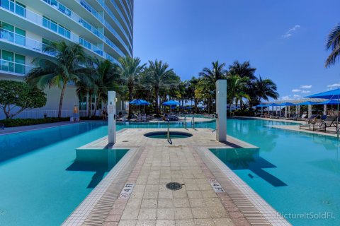 Copropriété à vendre à Pompano Beach, Floride: 2 chambres, 288.28 m2 № 1068294 - photo 14