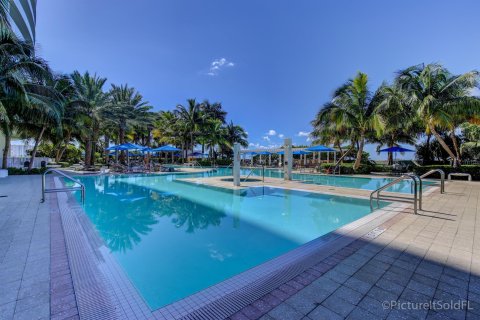 Copropriété à vendre à Pompano Beach, Floride: 2 chambres, 288.28 m2 № 1068294 - photo 15