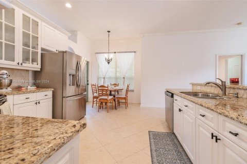 Casa en venta en Pembroke Pines, Florida, 4 dormitorios, 208.94 m2 № 1078954 - foto 13