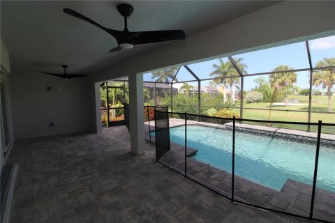 House in Punta Gorda, Florida 3 bedrooms, 150.69 sq.m. № 1255612 - photo 28