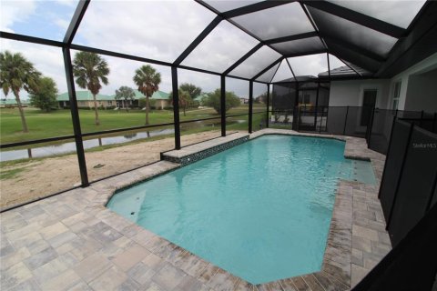 House in Punta Gorda, Florida 3 bedrooms, 150.69 sq.m. № 1255612 - photo 3