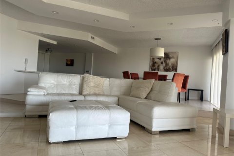 Condo in Miami, Florida, 3 bedrooms  № 1049808 - photo 10