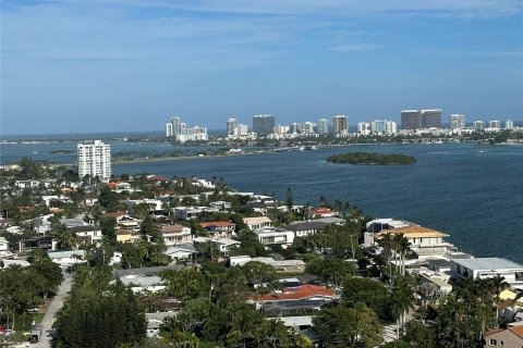 Condominio en venta en Miami, Florida, 3 dormitorios, 181.16 m2 № 1049808 - foto 9