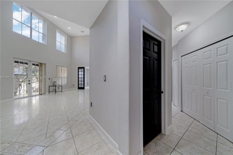 Casa en venta en Doral, Florida, 4 dormitorios, 246.01 m2 № 1391551 - foto 7