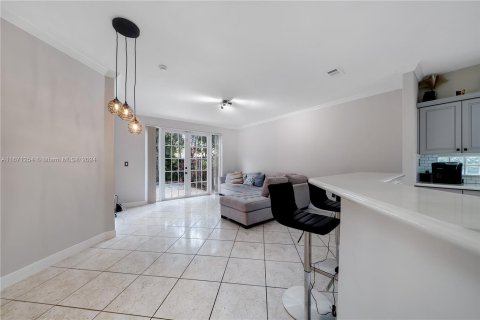 Casa en venta en Doral, Florida, 4 dormitorios, 246.01 m2 № 1391551 - foto 13