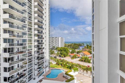 Condo in Fort Lauderdale, Florida, 2 bedrooms  № 1210556 - photo 20