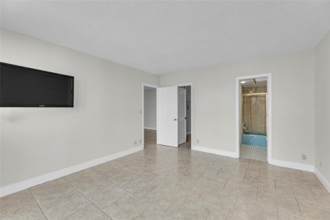 Copropriété à vendre à Fort Lauderdale, Floride: 2 chambres, 111.48 m2 № 1210556 - photo 30