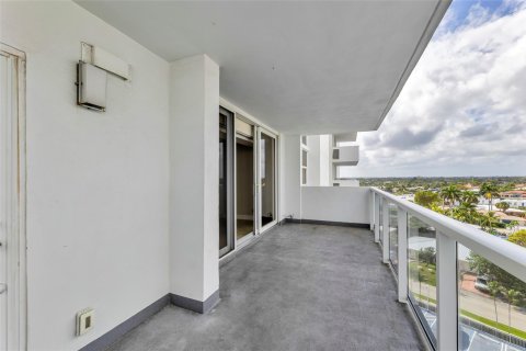 Condo in Fort Lauderdale, Florida, 2 bedrooms  № 1210556 - photo 23