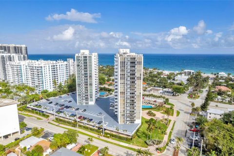 Condo in Fort Lauderdale, Florida, 2 bedrooms  № 1210556 - photo 3