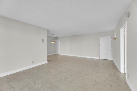 Copropriété à vendre à Fort Lauderdale, Floride: 2 chambres, 111.48 m2 № 1210556 - photo 25