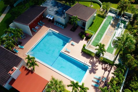 Condominio en venta en Palm Springs, Florida, 2 dormitorios, 102.47 m2 № 1076817 - foto 5