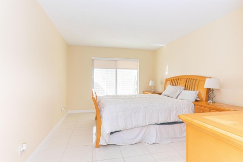Condominio en venta en Palm Springs, Florida, 2 dormitorios, 102.47 m2 № 1076817 - foto 20